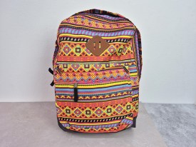 Mochila estamapada 1 cierre 1 bolsillo